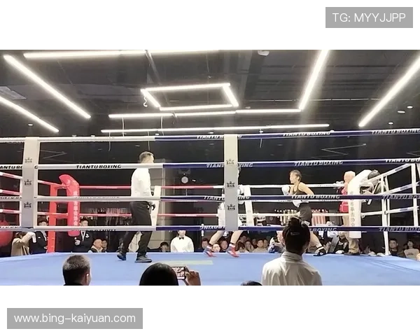 拳击比赛全程直播最新动态 解读精彩赛事背后深度分析