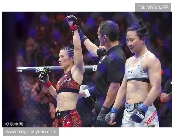 张伟丽成功卫冕UFC女子草量级冠军 确立中国格斗传奇地位